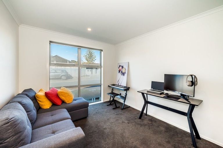 Photo of property in 7 Kikorangi Way, Paraparaumu, 5032