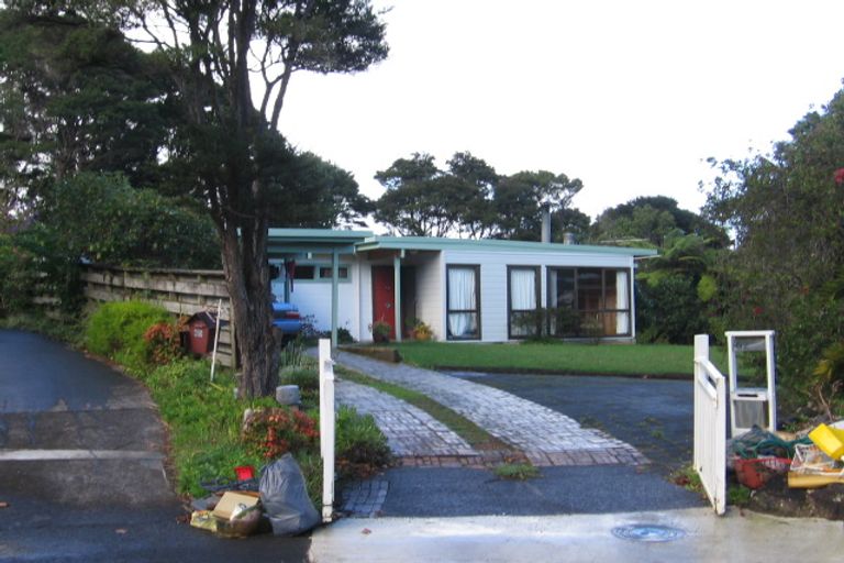 Photo of property in 62 Rimutaka Place, Titirangi, Auckland, 0604