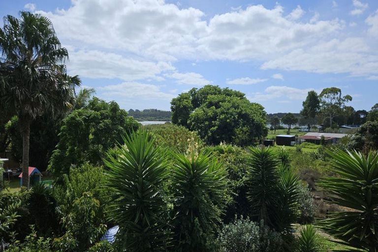 Photo of property in 35 Tahuna Road, Paihia, 0200
