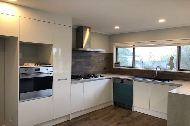 Photo of property in 28 Killarney Avenue, Torbay, Auckland, 0630