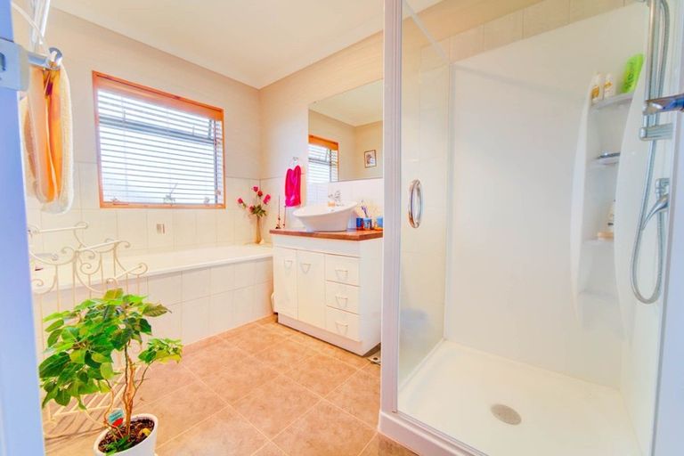 Photo of property in 2/102 Herbert Street, Kihikihi, Te Awamutu, 3800