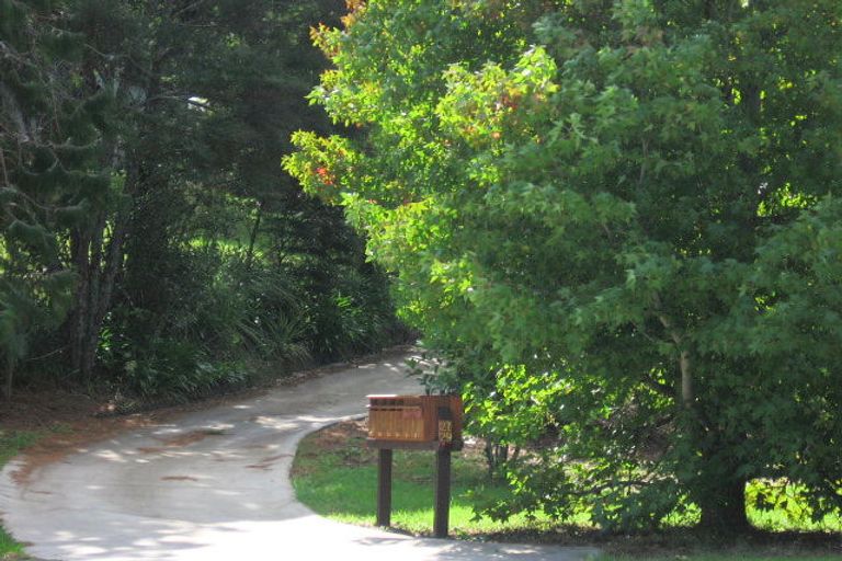 Photo of property in 29a Atkinson Road, Titirangi, Auckland, 0604