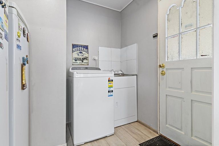 Photo of property in 51 Cologne Street, Martinborough, 5711