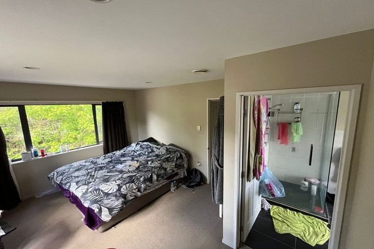 Photo of property in 18 Stottholm Road, Titirangi, Auckland, 0604