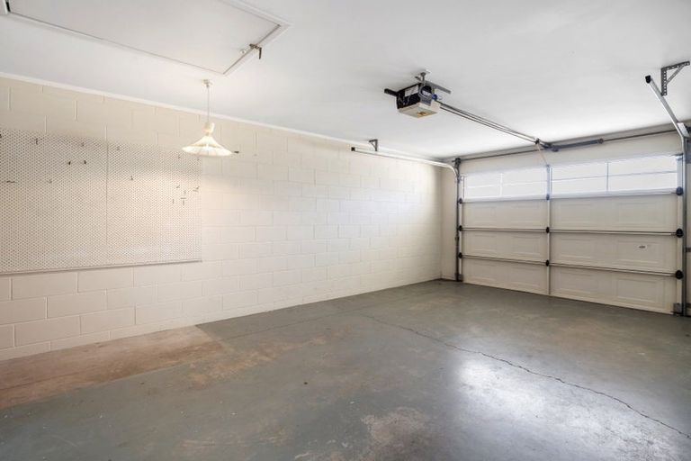 Photo of property in 1/56 Pitau Road, Mount Maunganui, 3116