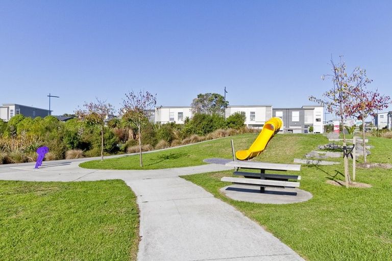 Photo of property in 3 Couldrey Crescent, Red Beach, 0932