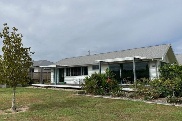 Photo of property in 39 North Ridge Drive, Rototuna North, Hamilton, 3210