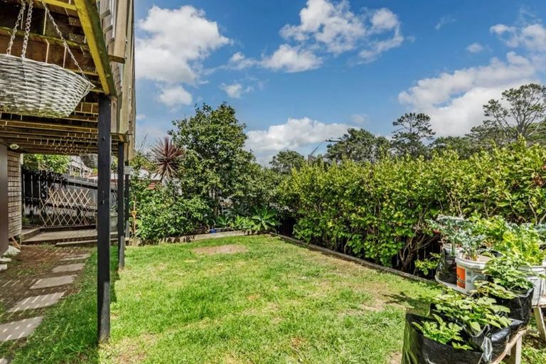 Photo of property in 1/111 Spinella Drive, Bayview, Auckland, 0629