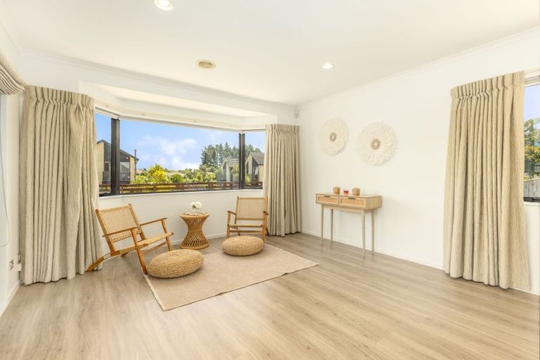 Photo of property in 22 Bluewater Place, Paraparaumu, 5032