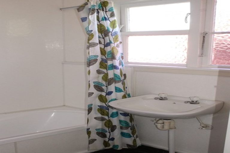 Photo of property in 28 Bright Street, Westport, 7825