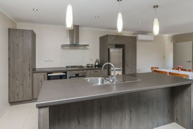 Photo of property in 18a Castleton Way, Flagstaff, Hamilton, 3210