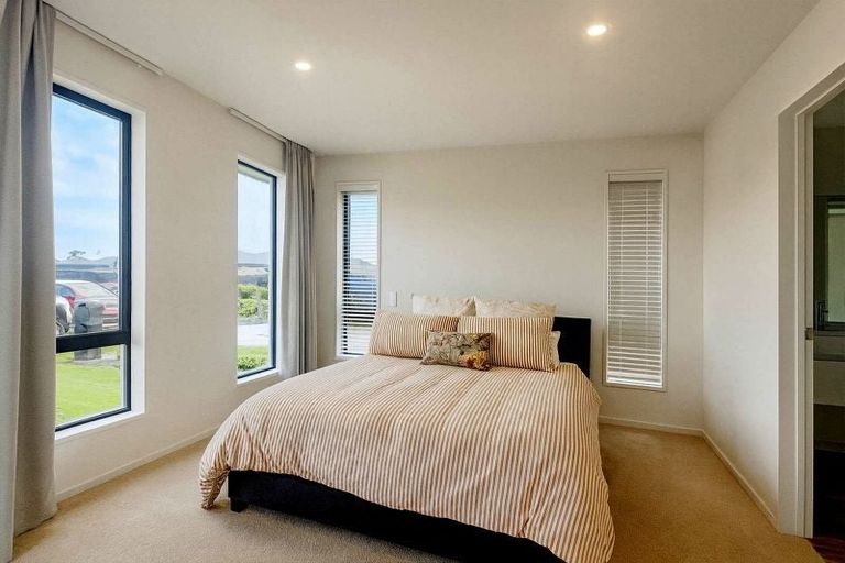 Photo of property in 17 Mccahon Lane, Rolleston, 7615