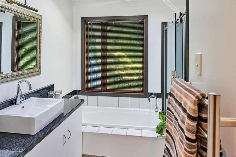 Photo of property in 80 Cluny Road, Plimmerton, Porirua, 5026