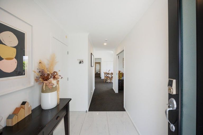 Photo of property in 94 Rosalie Terrace, Kelvin Grove, Palmerston North, 4414