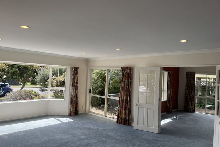 Photo of property in 74 Weggery Drive, Waikanae Beach, Waikanae, 5036