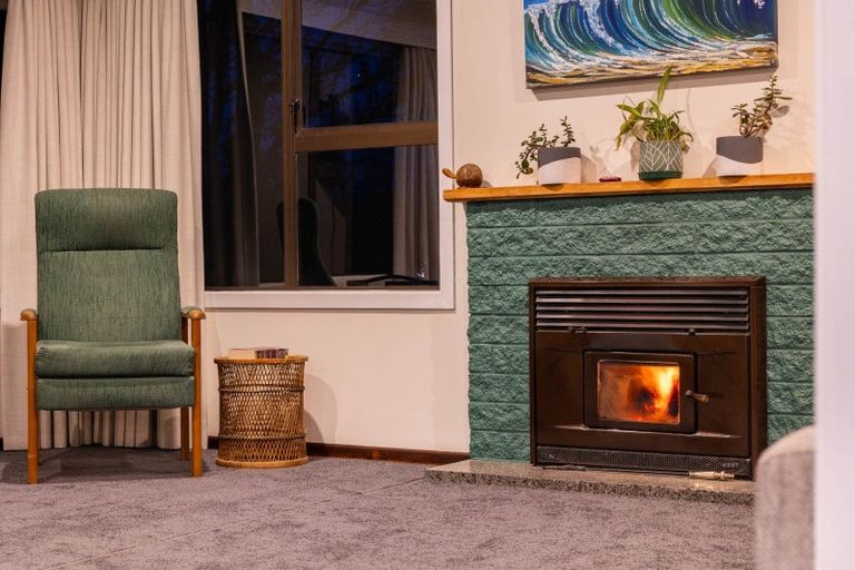 Photo of property in 89 Martin Road, Paraparaumu Beach, Paraparaumu, 5032