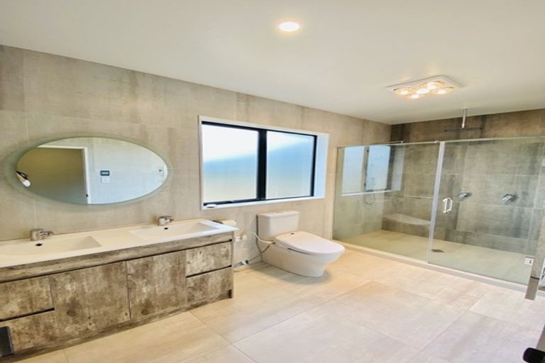 Photo of property in 21 Reserva Crescent, Kumeu, 0810