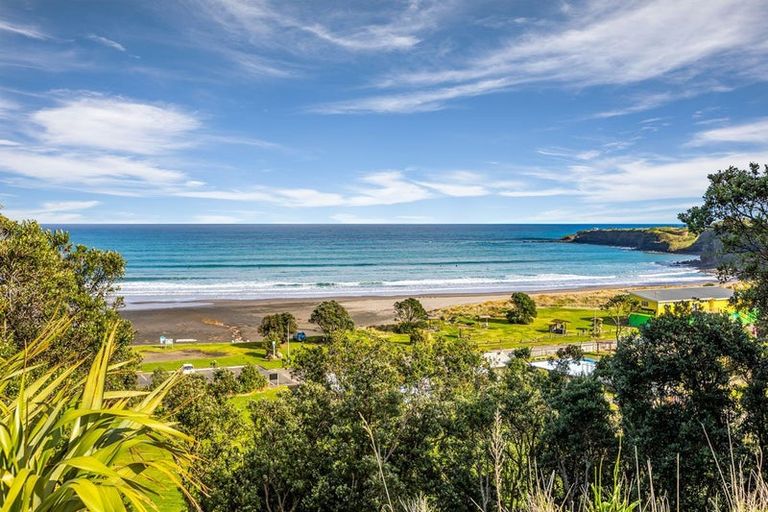 Photo of property in 41 Gisborne Terrace, Opunake, 4616
