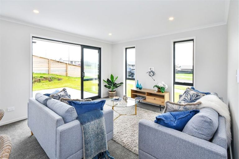 Photo of property in 4 Trevor Mcmiken Drive, Patumahoe, 2679