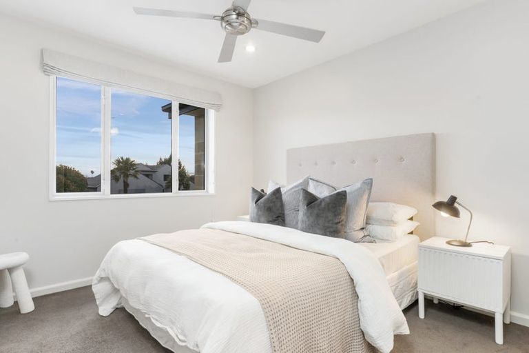 Photo of property in 3 Leabridge Mews, Harewood, Christchurch, 8051