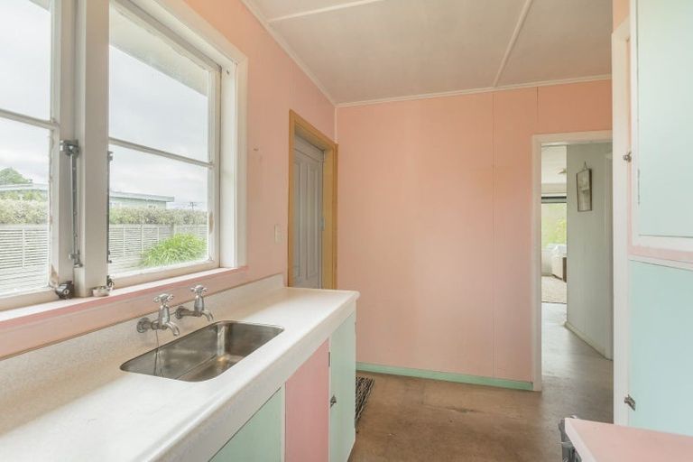 Photo of property in 9 Kaka Road, Raumati Beach, Paraparaumu, 5032
