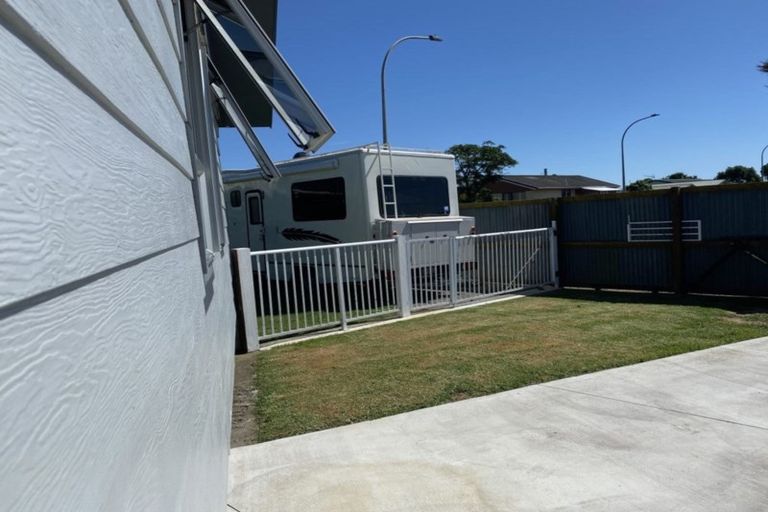 Photo of property in 10 Tauranga Place, Waitara, 4320