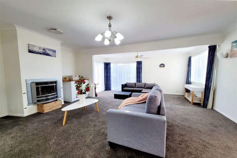 Photo of property in 4 Mossburn Grove, Kelson, Lower Hutt, 5010