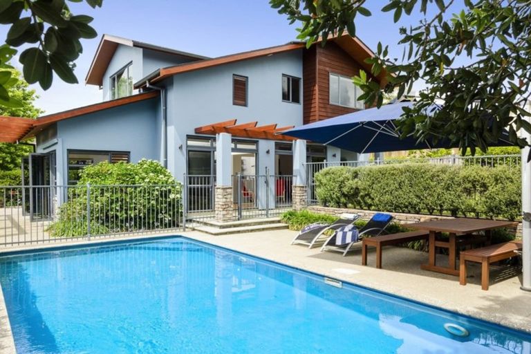 Photo of property in 17 Scarlet Oak Drive, Schnapper Rock, Auckland, 0632