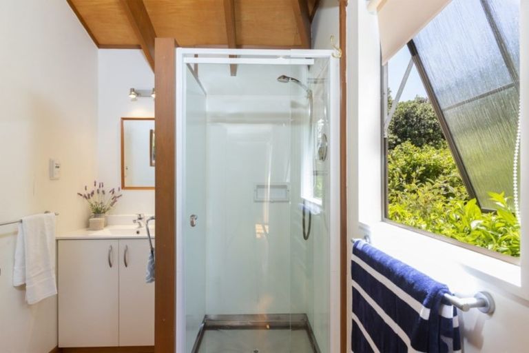 Photo of property in 51 Grand View Road, Leigh, 0985