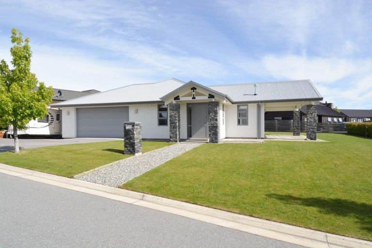 Photo of property in 4 Avalanche Place, Wanaka, 9305
