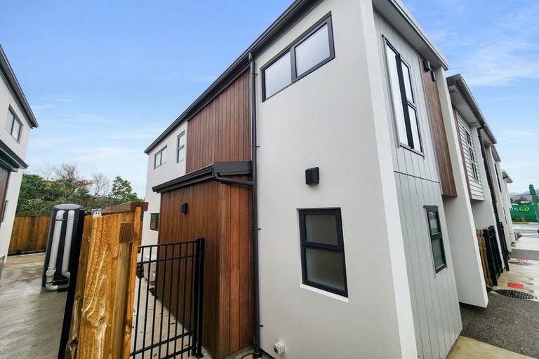 Photo of property in 6/31 Wainuiomata Road, Wainuiomata, Lower Hutt, 5014