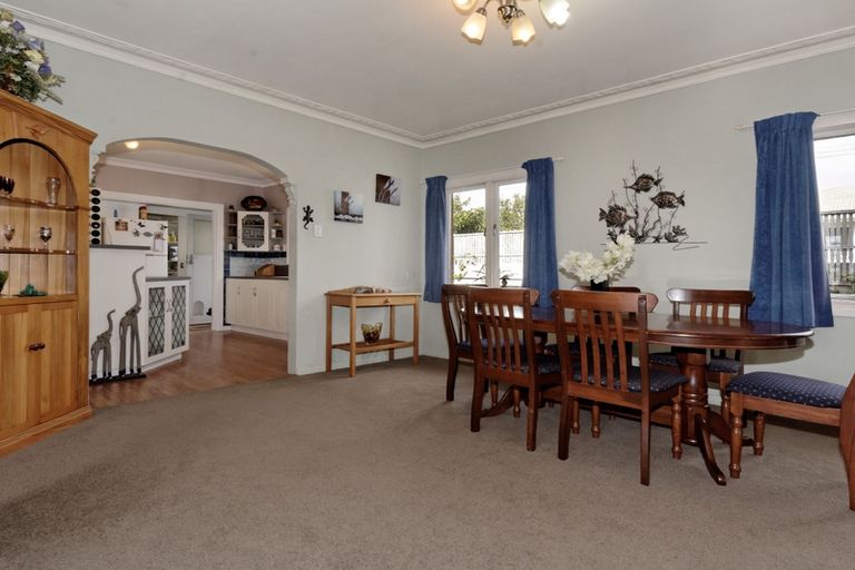 Photo of property in 148 Atkinson Road, Titirangi, Auckland, 0604
