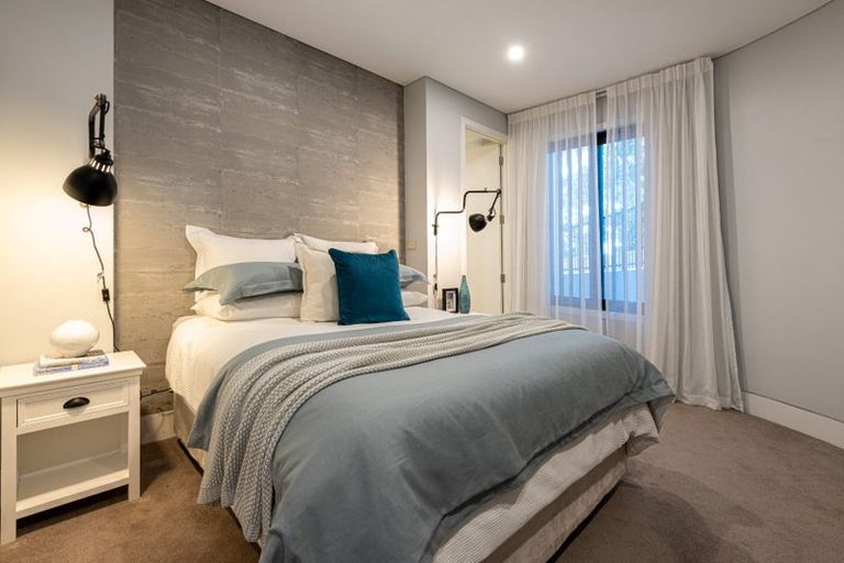 Photo of property in 2/214a Lake Road, Hauraki, Auckland, 0622