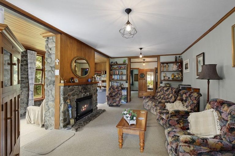 Photo of property in 496 Stokes Valley Road, Stokes Valley, Lower Hutt, 5019