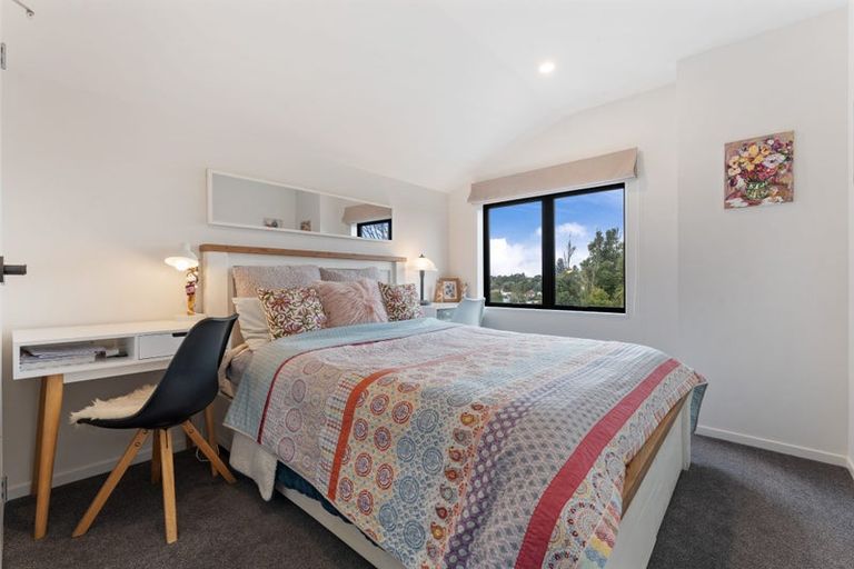Photo of property in 116d Oaktree Avenue, Browns Bay, Auckland, 0630