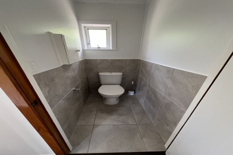 Photo of property in 19 Lyford Crescent, Sunnynook, Auckland, 0620