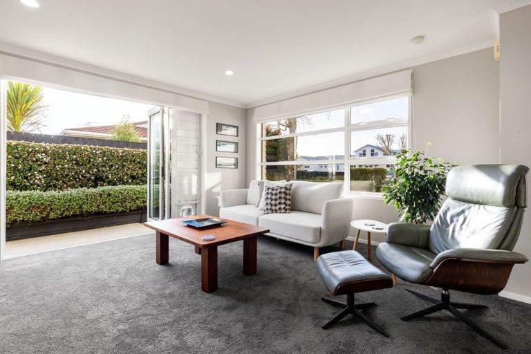 Photo of property in 49 Clare Street, Cambridge, 3434