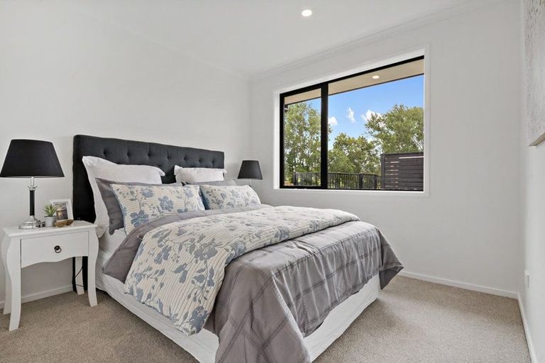 Photo of property in 78 Metoriti Crescent, Karaka, 2124