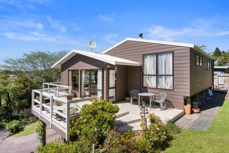 Photo of property in 132 Isabel Street, Whangamata, 3620