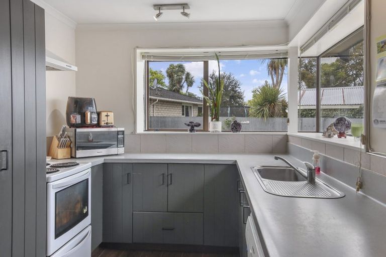 Photo of property in 68 Main North Road, Woodend, 7610