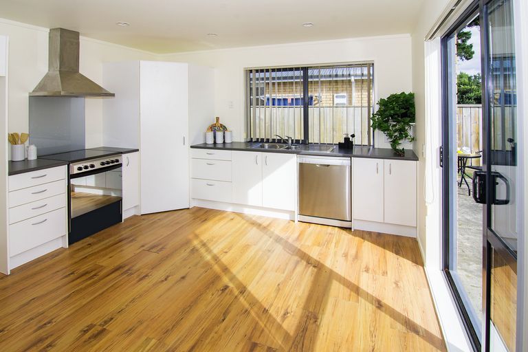 Photo of property in 85a Oxford Street, Tawa, Wellington, 5028