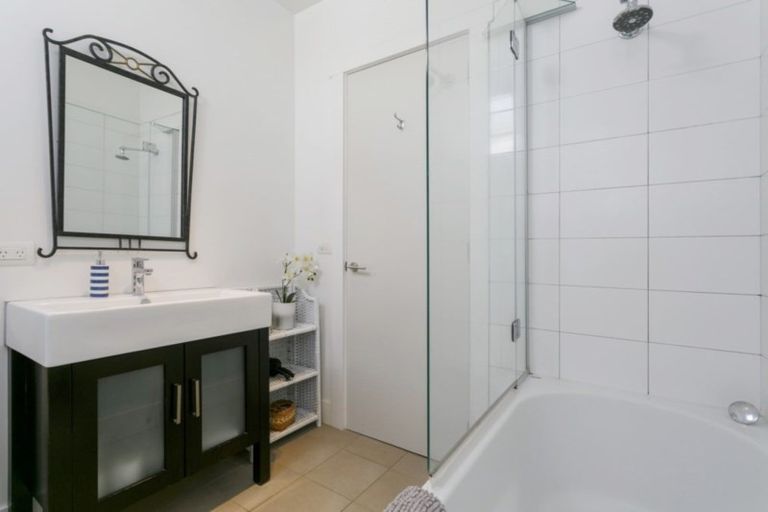 Photo of property in 115 Highland Drive, Acacia Bay, Taupo, 3385