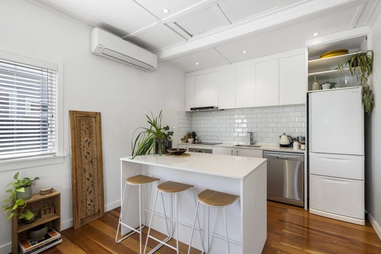 Photo of property in 1018 Great North Road, Point Chevalier, Auckland, 1022