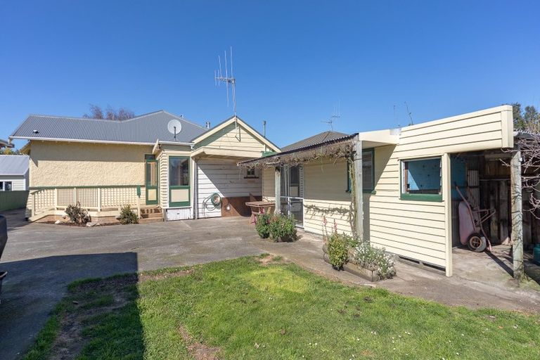 Photo of property in 169 Featherston Street, Palmerston North, 4410