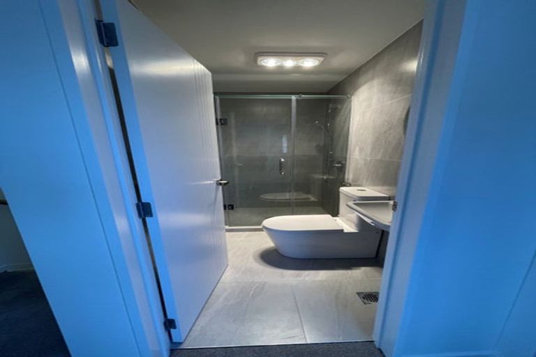 Photo of property in 2d Pinero Place, Bucklands Beach, Auckland, 2014