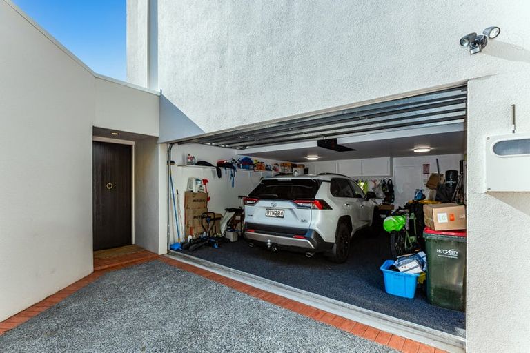 Photo of property in 52 Walter Road, Lowry Bay, Lower Hutt, 5013