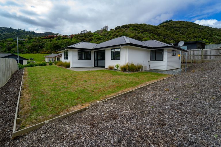 Photo of property in 10 Devenish Place, Atawhai, Nelson, 7010
