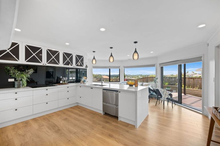 Photo of property in 216 Whitford Road, Shamrock Park, Auckland, 2016