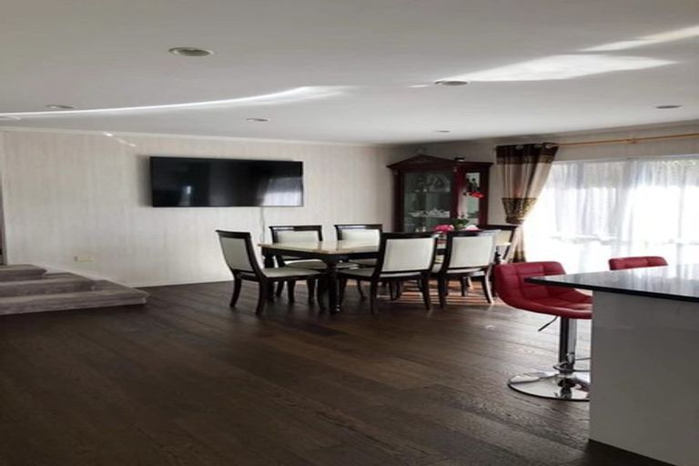 Photo of property in 14 Alice Place, Hillcrest, Auckland, 0627