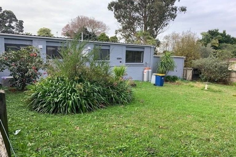 Photo of property in 1/29 Camelot Place, Glenfield, Auckland, 0629